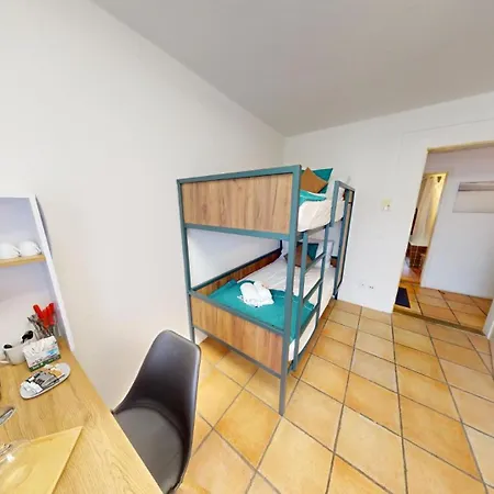 Solution-grischun - Zentral - Etagenbett - Smart Tv - Kaffe&tee *