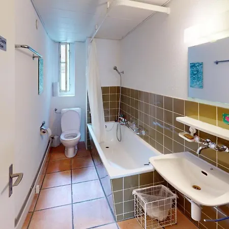 Apartment Solution-grischun - Zentral - Etagenbett - Smart Tv - Kaffe&tee