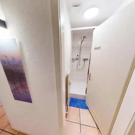 Solution-grischun - Zentral - Etagenbett - Smart Tv - Kaffe&tee Apartment *