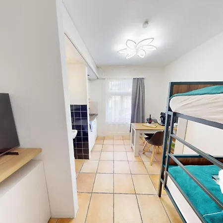 Solution-grischun - Zentral - Etagenbett - Smart Tv - Kaffe&tee Apartment Chur